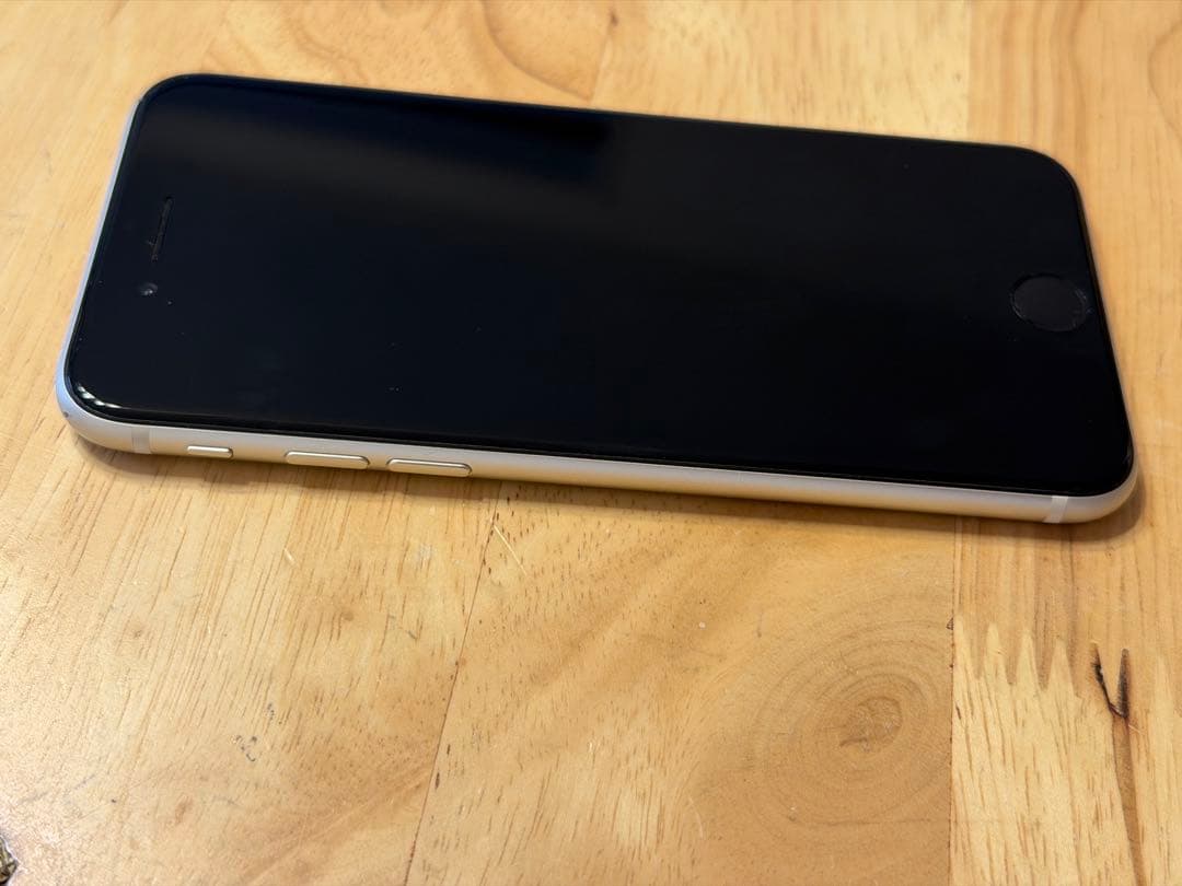 iPhone SE3 64GB SIMロック解除済 バッテリー83%