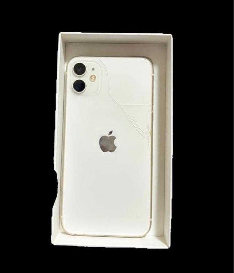 ※2/23まで期間限定※iPhone11 ホワイト（ひび割れあり）