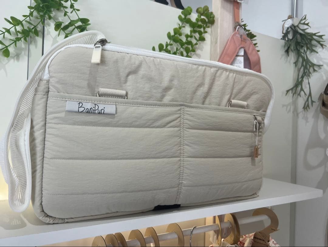 韓国で人気 『BaniPuri』MELAN SHOULDER BAG ホワイトM