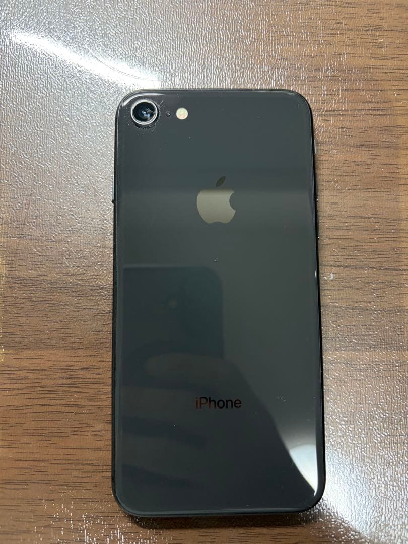 iPhone8 本体　64GB ブラック