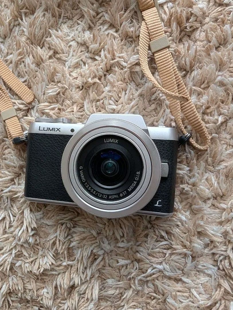 【レンズ有】Panasonic LUMIX DMC-GF7Wダブルレンズキット