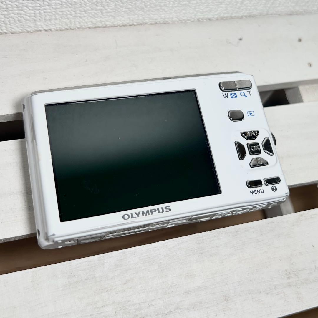 OLYMPUS FE-4050 ホワイト　デジカメ　訳あり