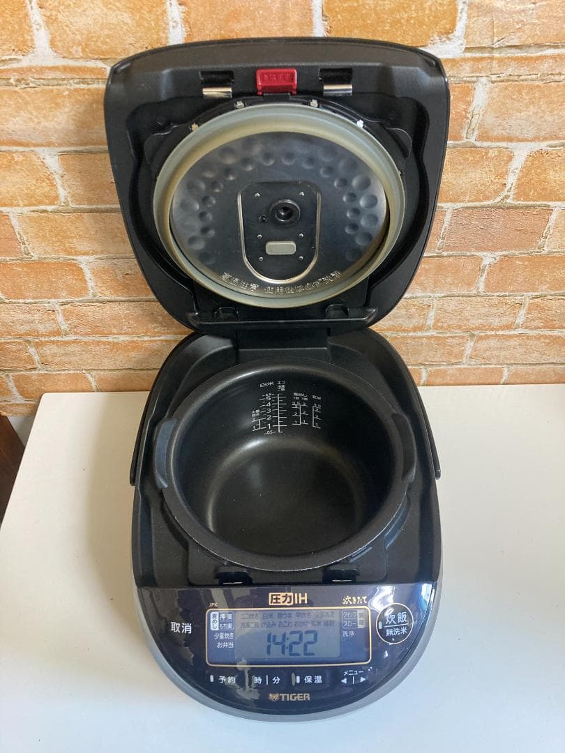 ★美品★22年製TIGERJPK-10E9 KG 圧力IH ジャー炊飯器5.5合