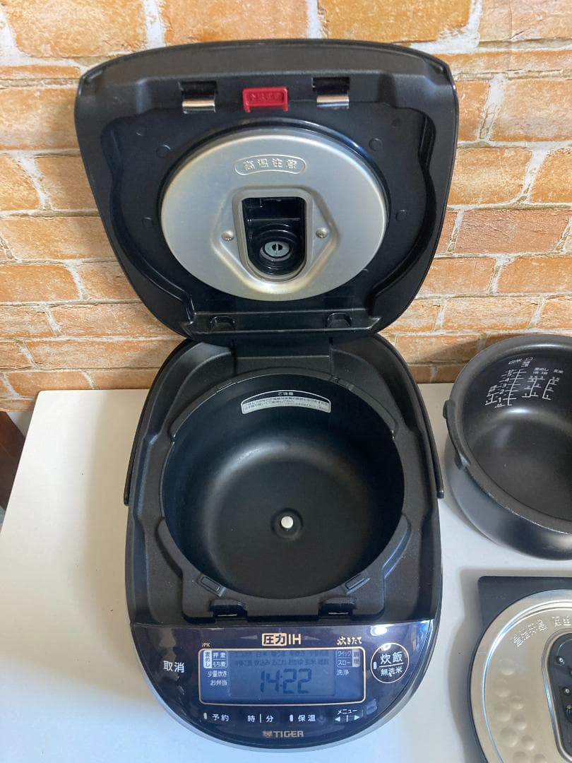 ★美品★22年製TIGERJPK-10E9 KG 圧力IH ジャー炊飯器5.5合