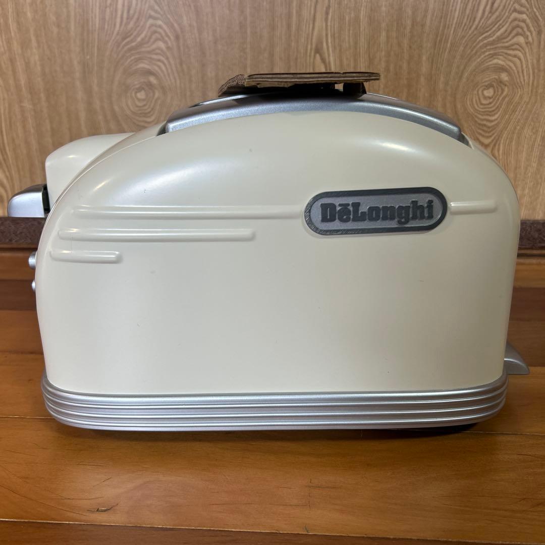 DeLonghiデロンギポップアップトースター CTM2023J-E