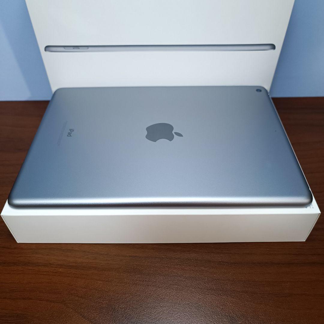 (美品) iPad 第7世代 WiFi 32GB、 Logi Keyboard