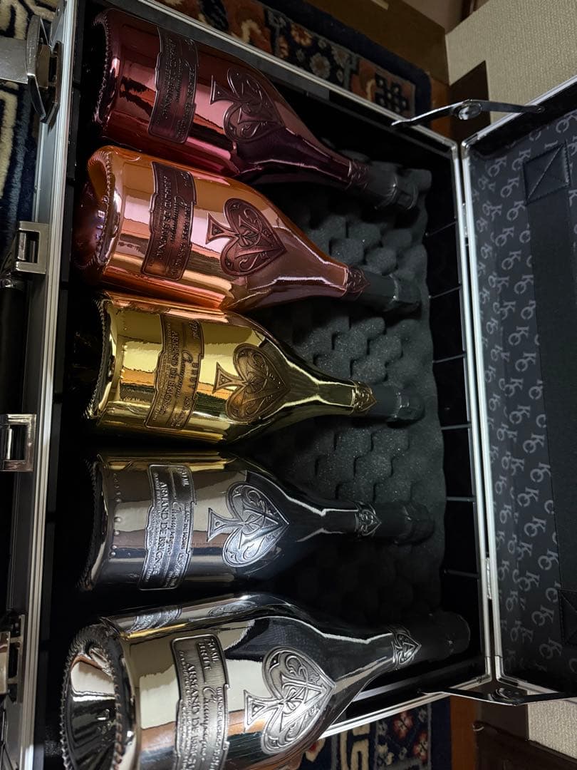 ワイン Armand de Brignac