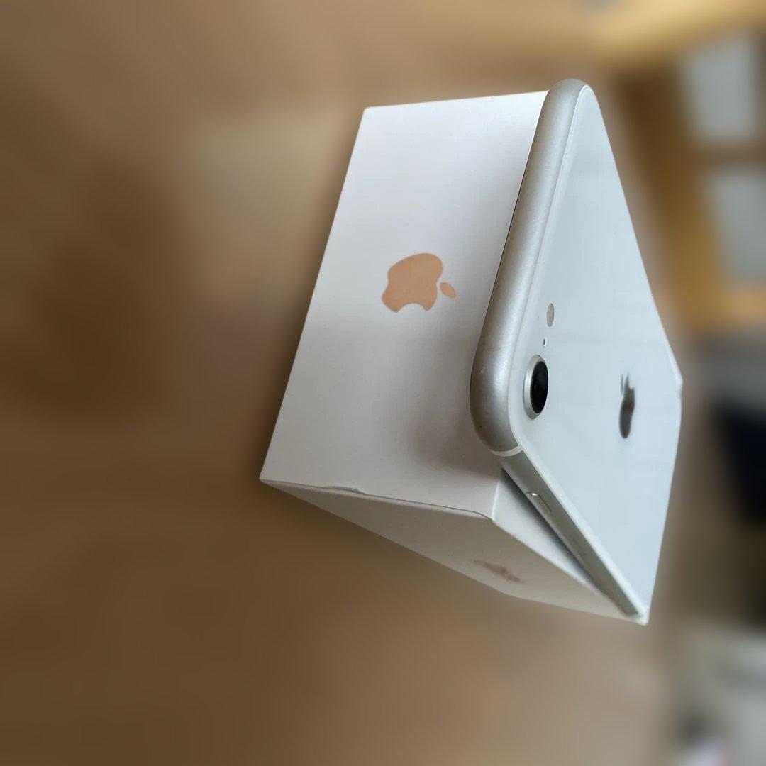 美品 iPhone SE2本体 SIMフリーバッテリー不明