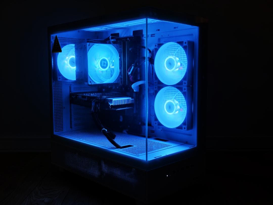 白ゲーミングPC GTX1660SUPER i7-9700F SSD480GB