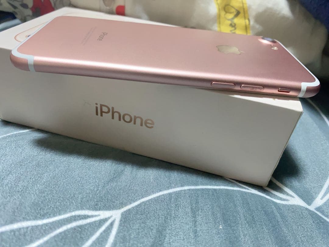 Apple iPhone 7 とapple 8 64gb 2セットsimプリー
