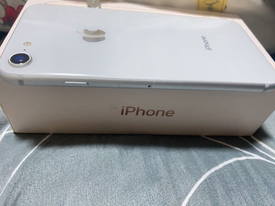 Apple iPhone 7 とapple 8 64gb 2セットsimプリー
