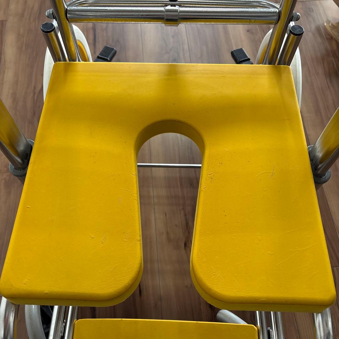 カワムラ　ks2 入浴用車椅子 イエローU字型