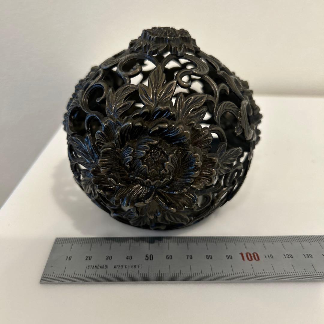 縁起物　魔除　唐獅子　置物 唐獅子　鞠（まり）持ち透かし彫り　インテリア