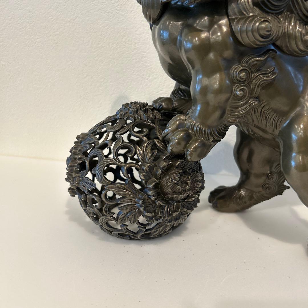 縁起物　魔除　唐獅子　置物 唐獅子　鞠（まり）持ち透かし彫り　インテリア