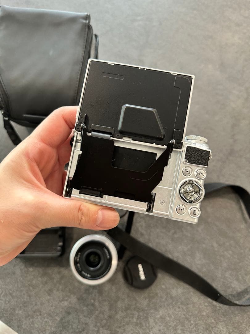 Nikon ミラーレスカメラ　1 J5