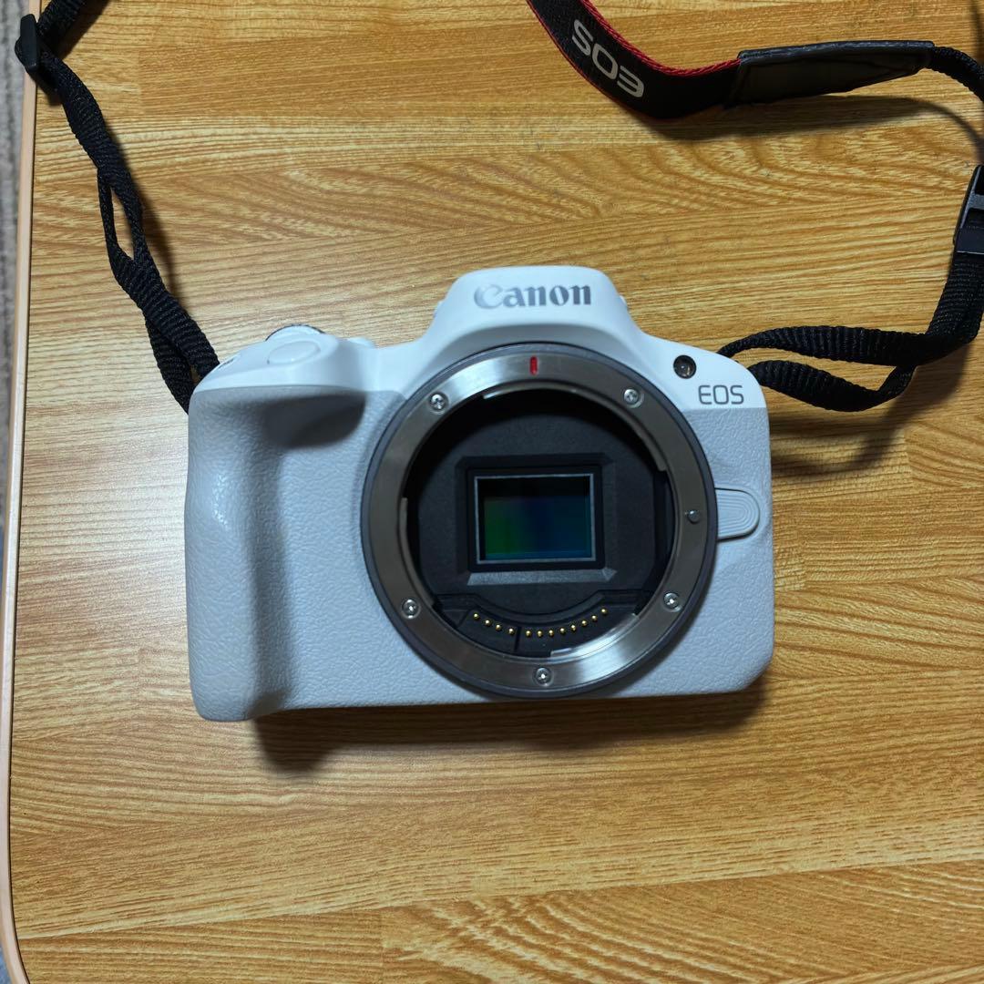 Canon EOS R50 Ｗズームキット ホワイト おまけ付き