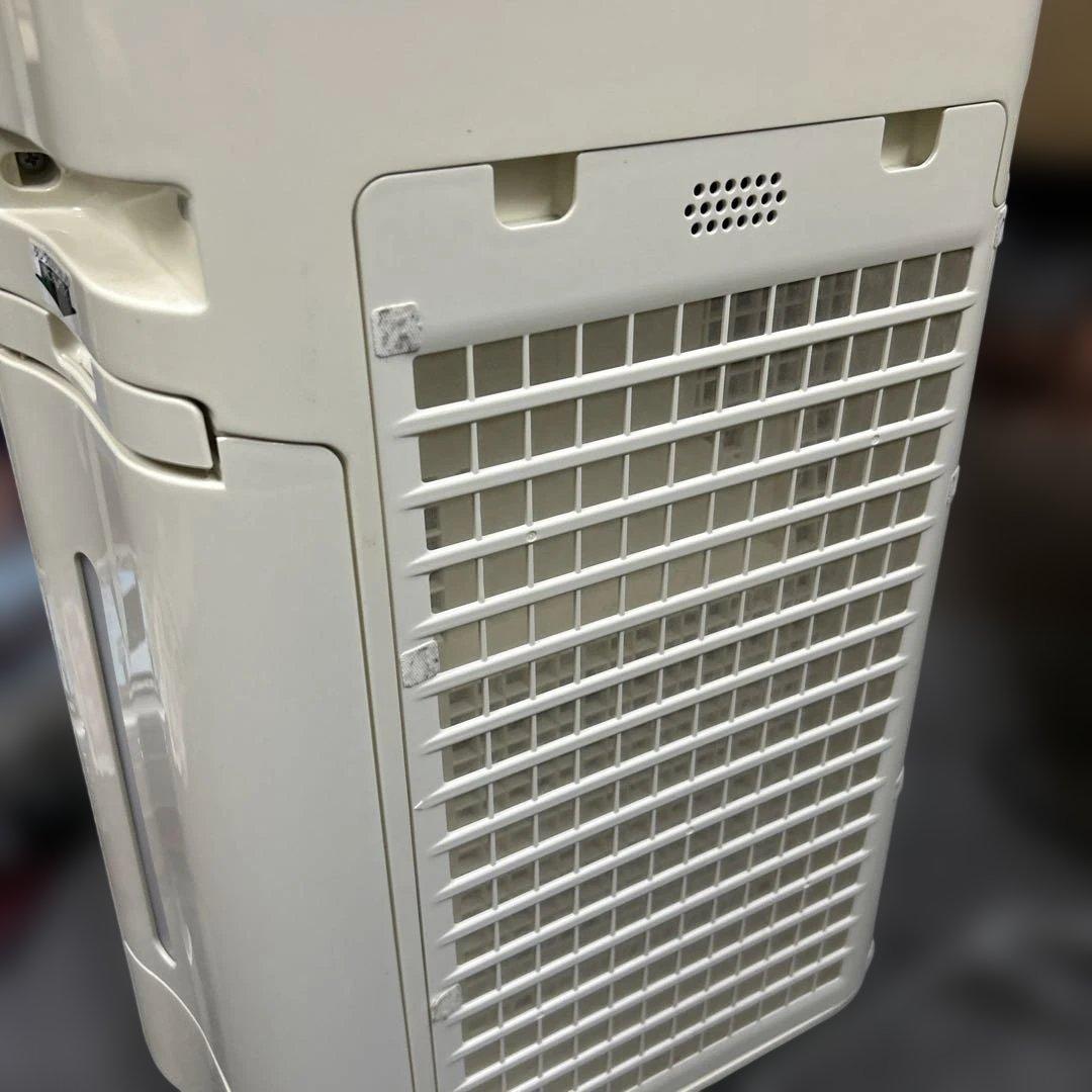 シャープ加湿空気清浄機 KC-H50-Wプラズマクラスター7000