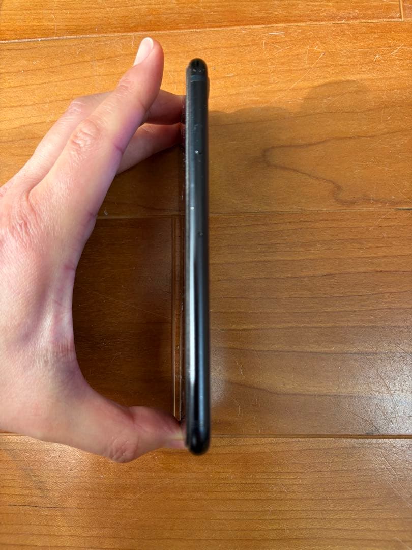 Apple iPhone SE (第3世代) ブラック 本体　ミッドナイト