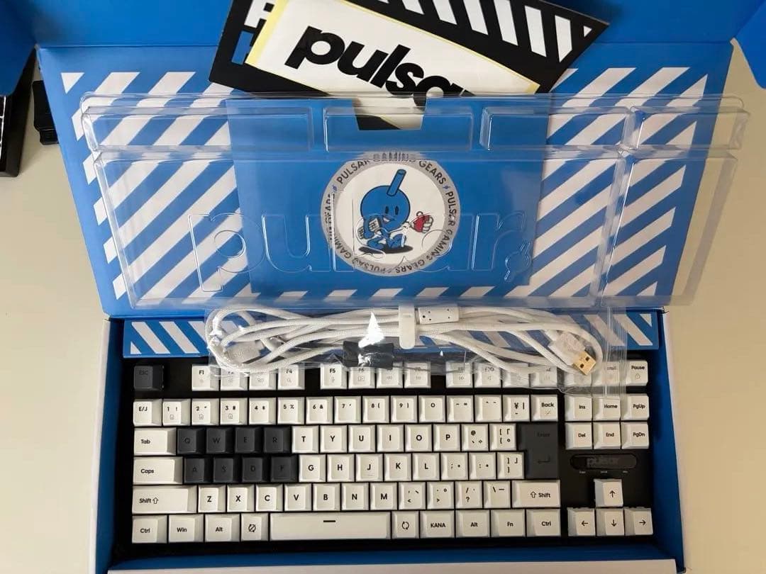 pulsar デバイスセット　マウス　キーボード　マウスパッド