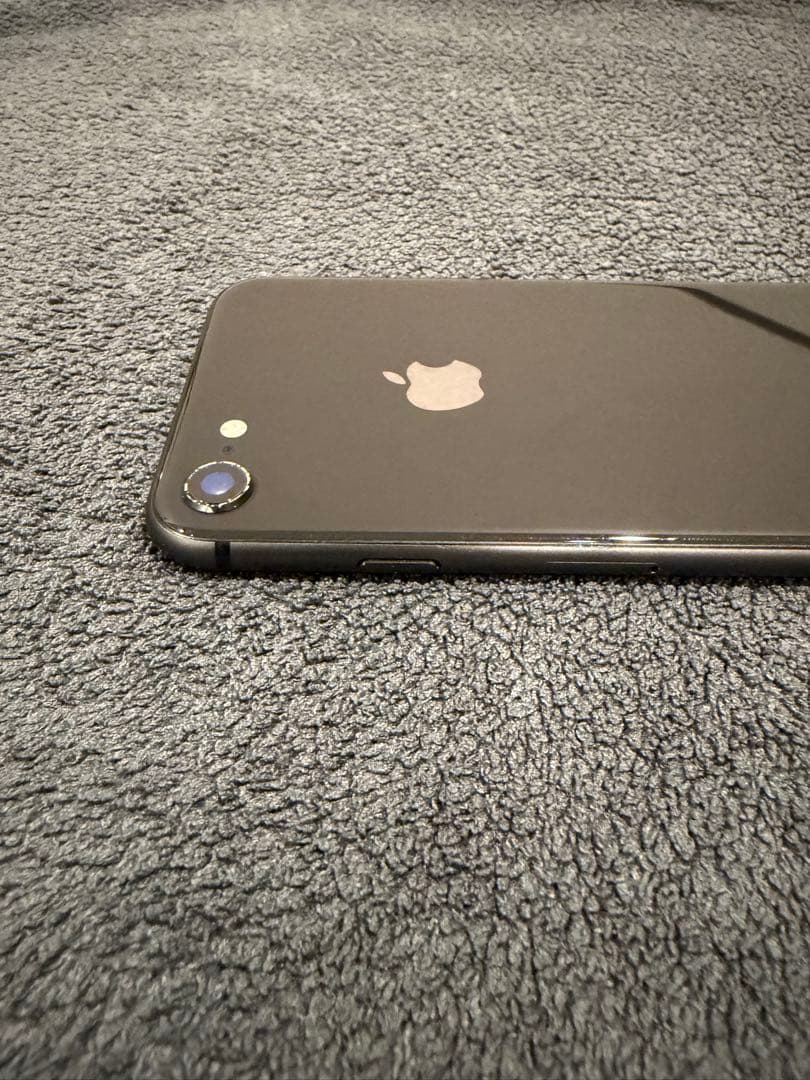 iPhone8 64GB バッテリー容量100%