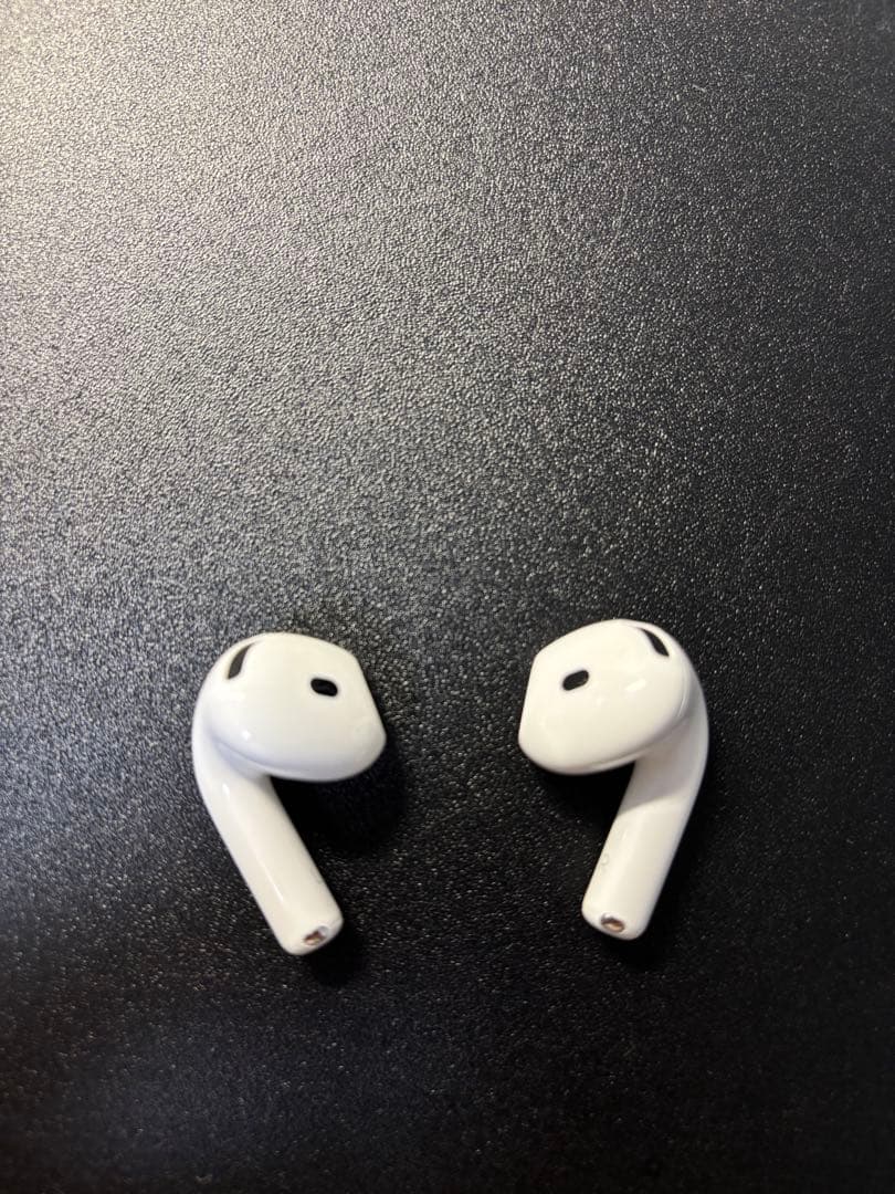 Apple Airpods 4 アクティブノイズキャンセリング機能搭載モデル