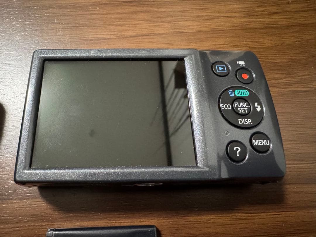 Canon IXY130 デジタルカメラ バッテリー・充電器付き