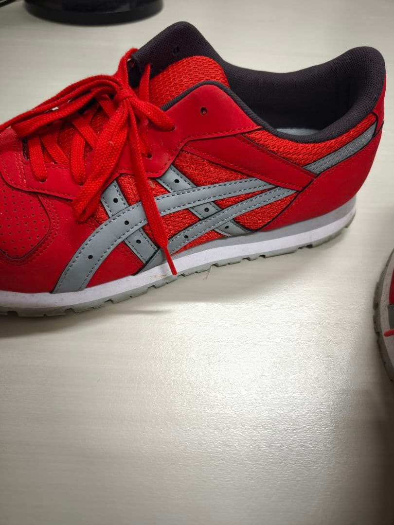 K*y様 ASICS レッド 安全靴　一度履き　30.0センチ