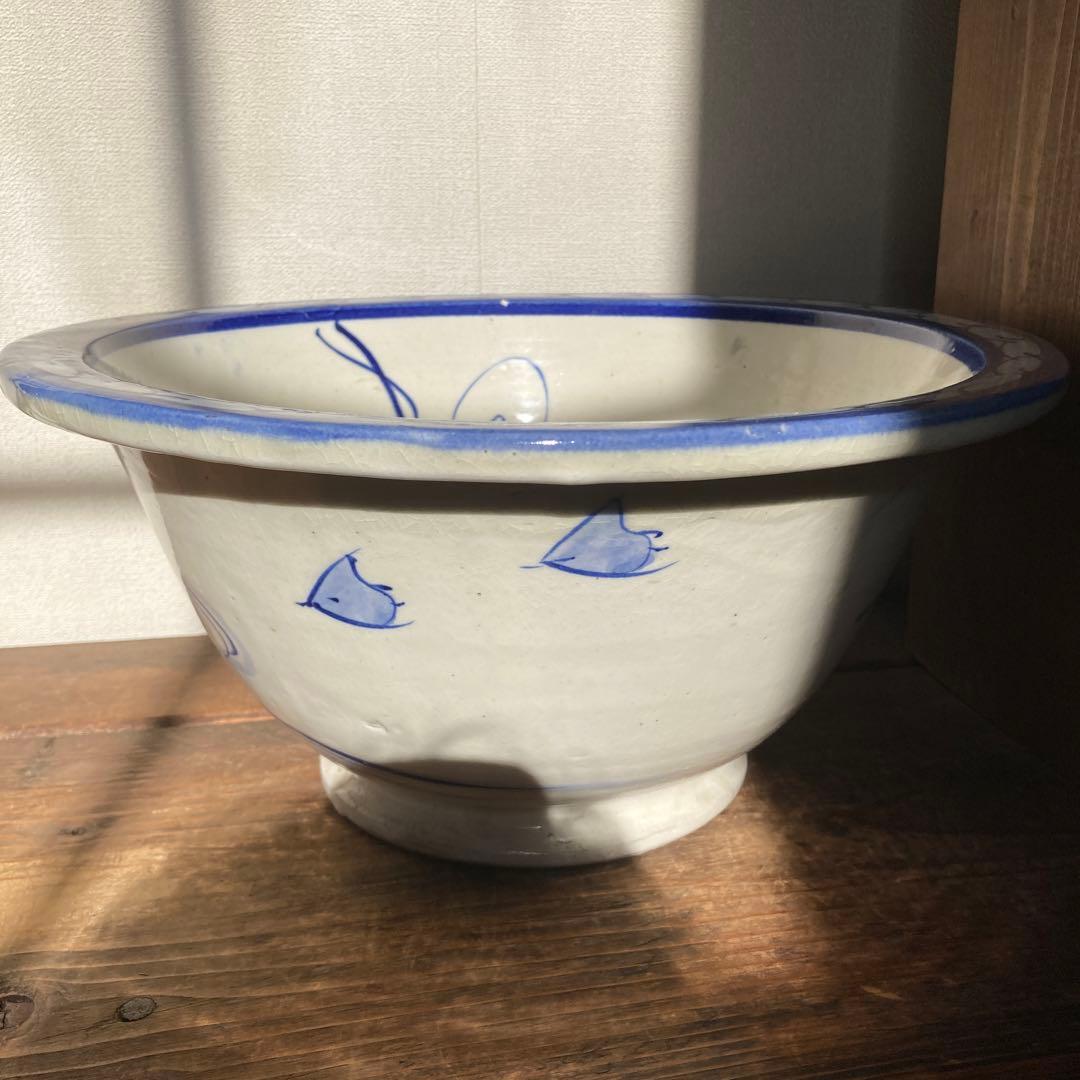 青い花模様の陶器ボウル　染付　古伊万里