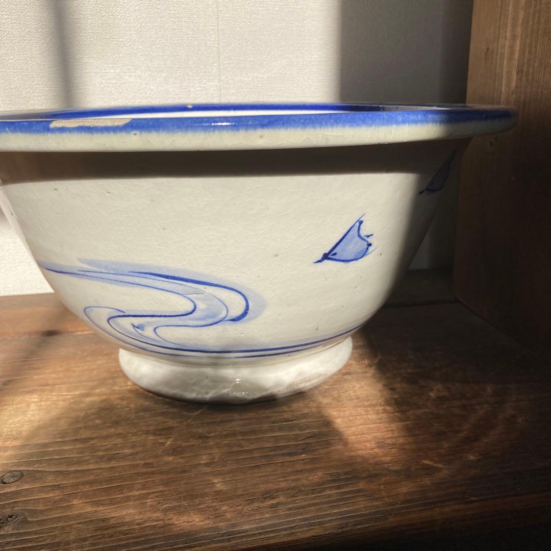 青い花模様の陶器ボウル　染付　古伊万里