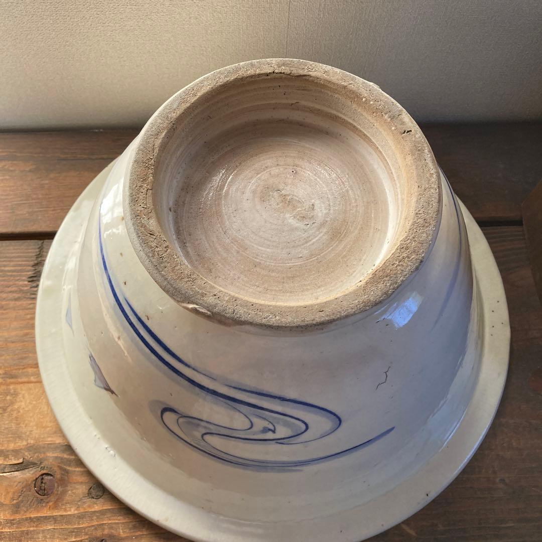 青い花模様の陶器ボウル　染付　古伊万里