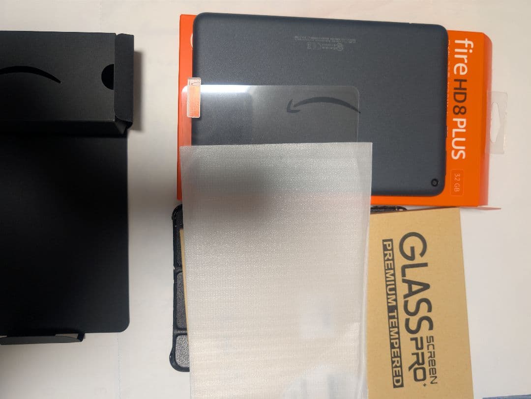 Fire HD 8 Plus タブレット本体とケースとフィルムガラス　本体は美品