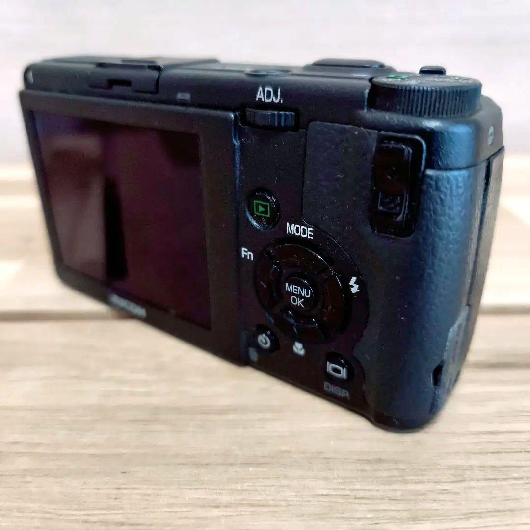 RICOH GR DIGITAL 2　コンパクトデジタルカメラ　オールドコンデジ