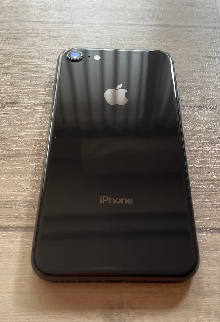 Apple iPhone8 ブラック64GB 本体 のみ　SIMロック未解除