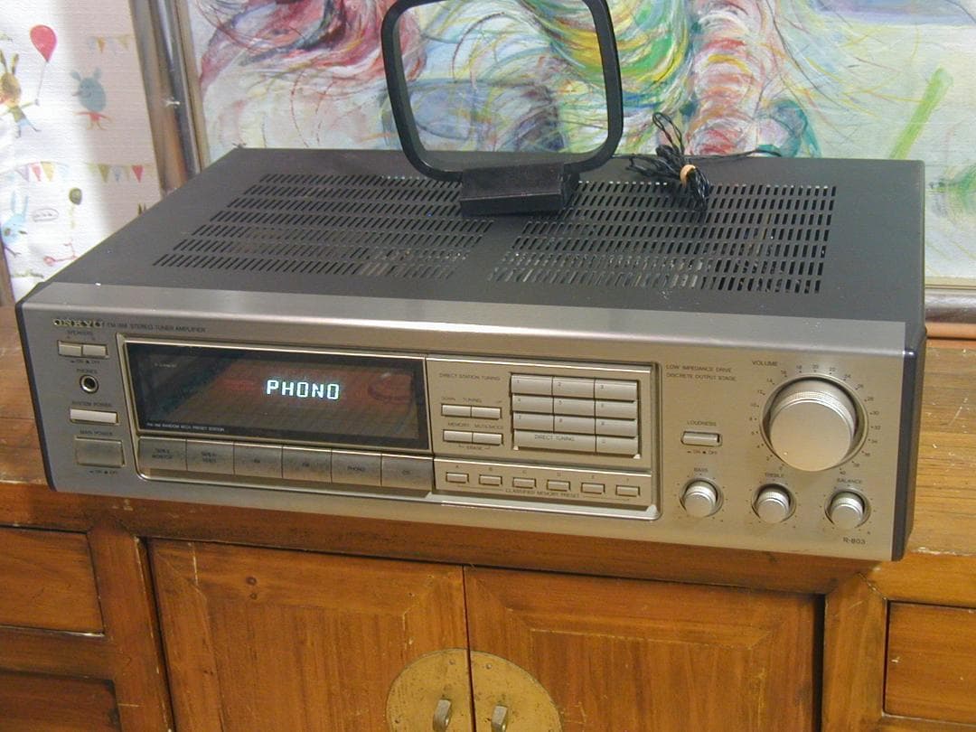 ONKYO R-803 チューナーアンプ。￥45,000少々難あり使用可能