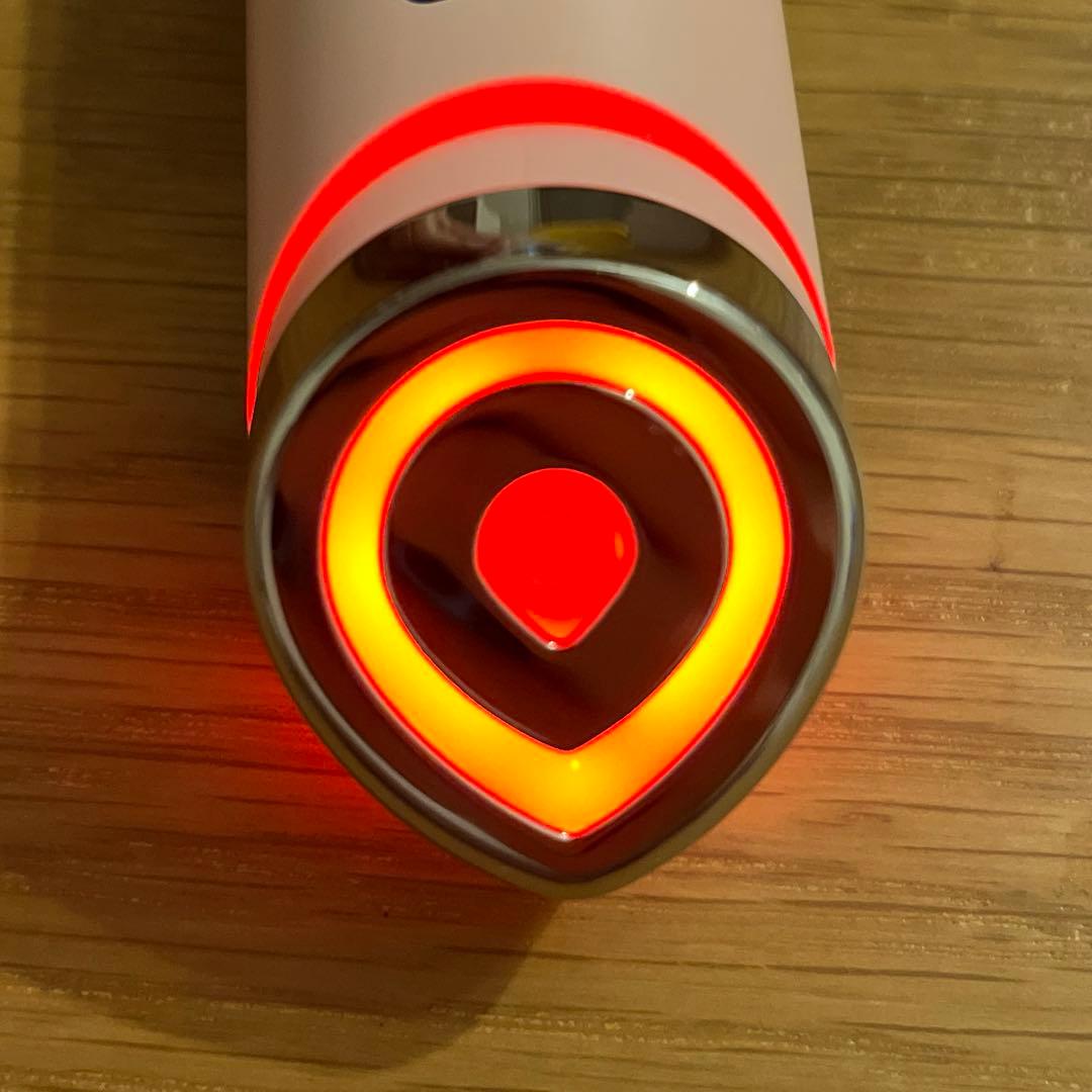 メディキューブ ブースタープロ 美顔器 未使用の化粧水付き