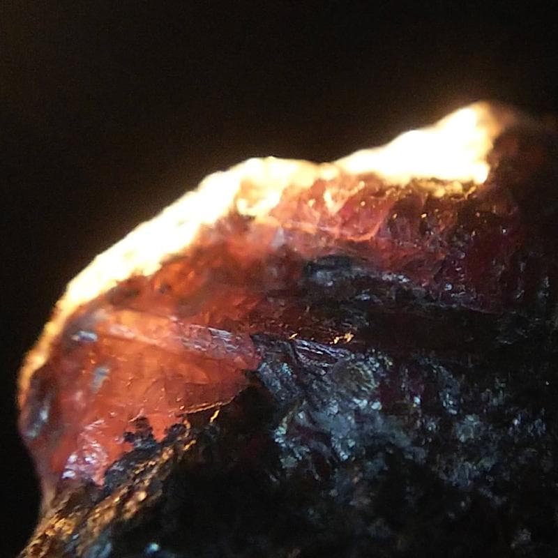 530 アレキサンドライト 複数結晶 母岩付 原石 結晶 ブラジル産