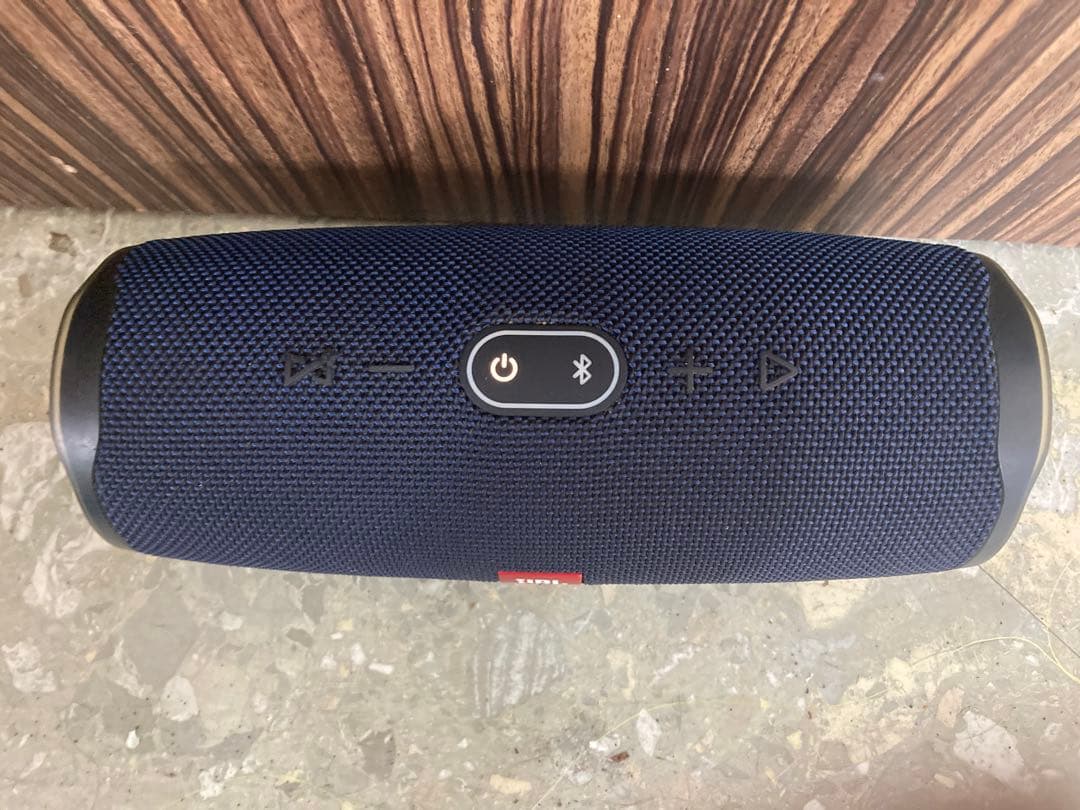 JBL charge4 Bluetoothスピーカー （本体のみ）