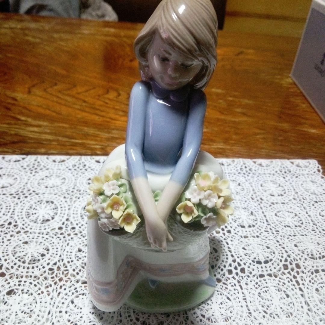 LIADRO 少女像 花束 陶器
