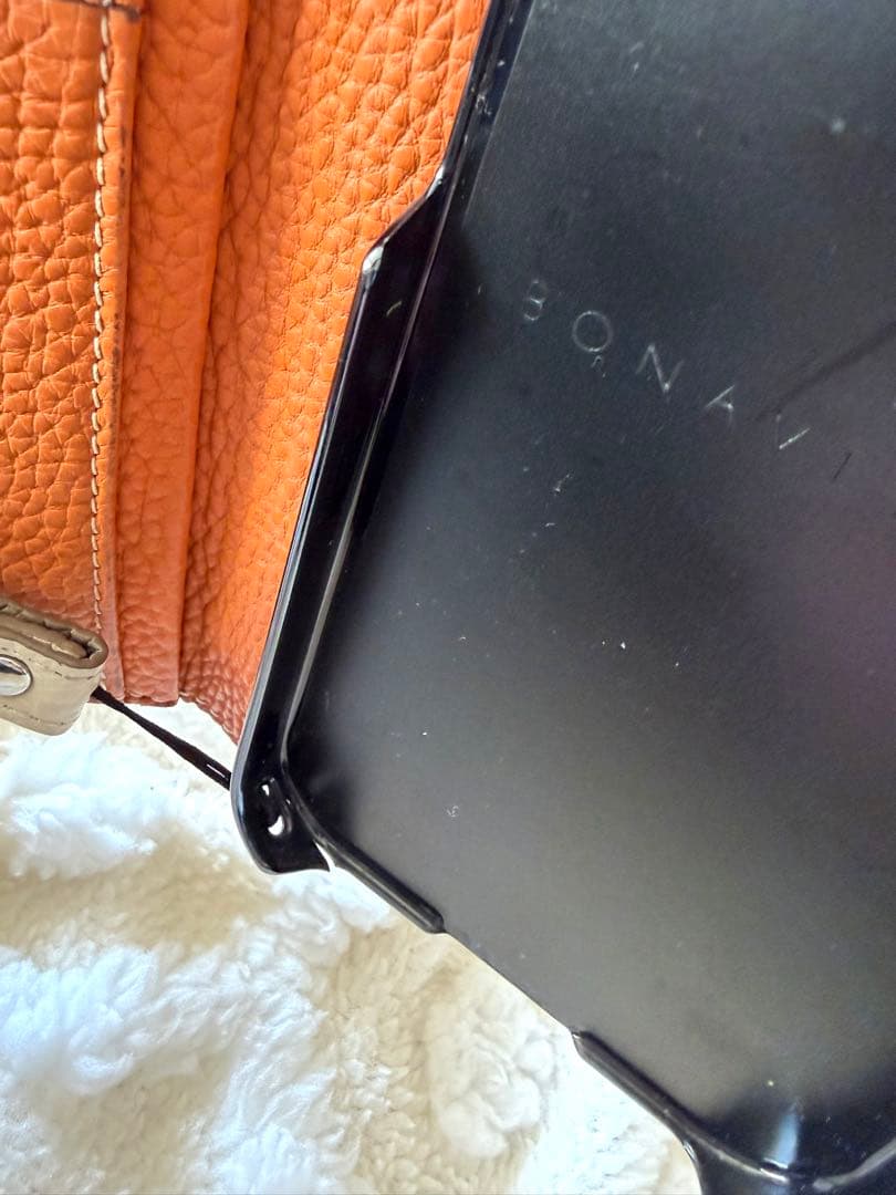 BONAVENTURA（ボナベンチュラ）iPhone15ケース＆ストラップ　箱付