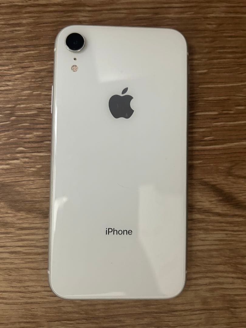 iPhone XR 64GB ホワイト SIMロックな し初期化済み