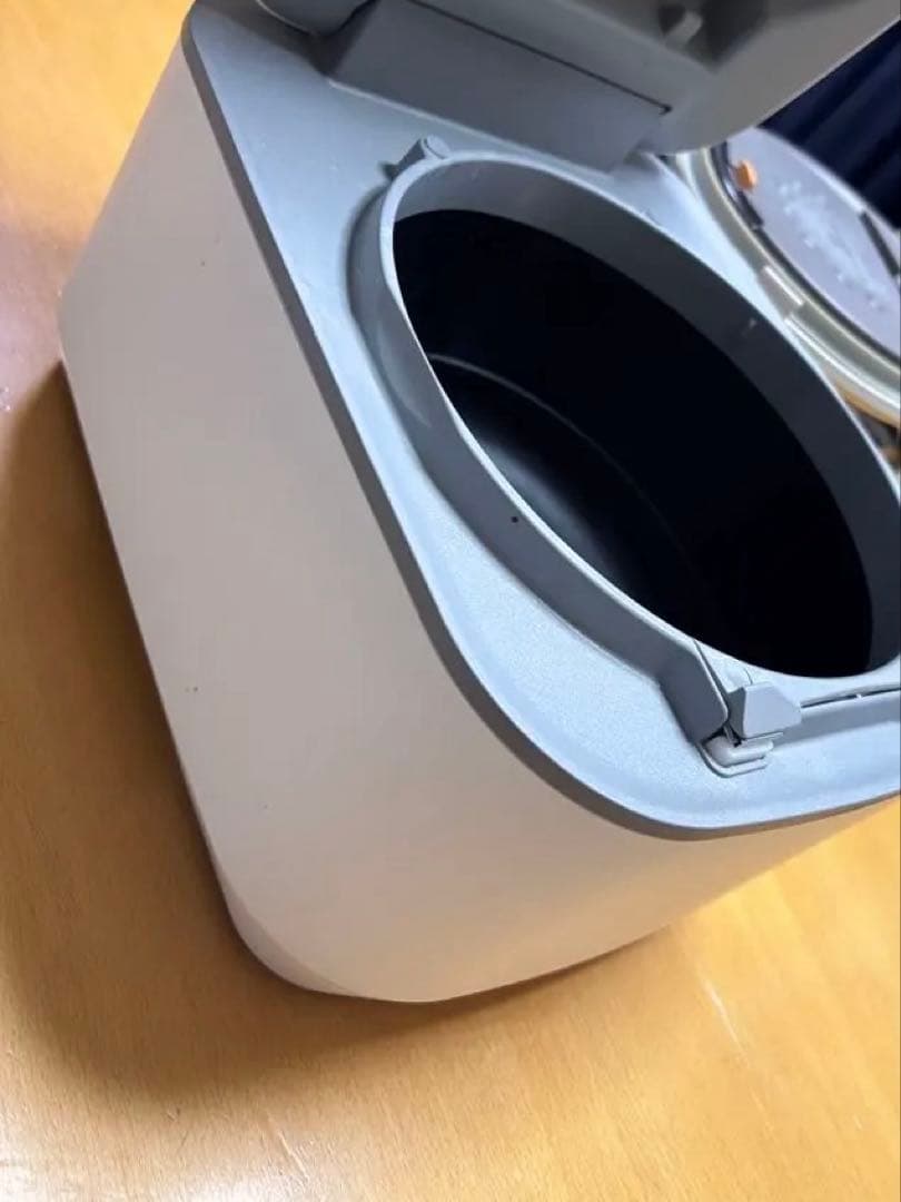 HITACHI RZ-V1000M 炊飯器　2ヶ月ほど使用