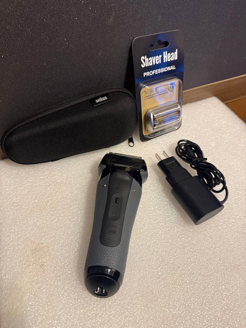 Braun メンズ電気シェーバー シェーバーヘッド付き