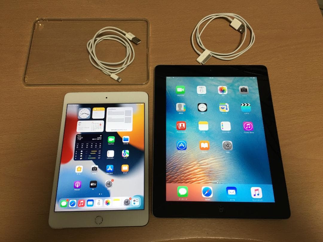 iPad mini4 32GBセルラー傷あり動作は正常　おまけでiPad3