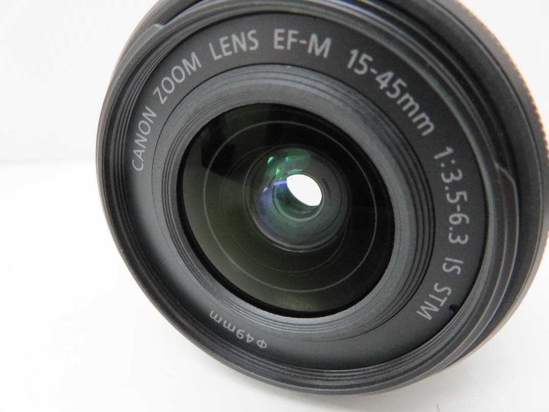 美品 Canon EOS Kiss M ダブルズームレンズキット ミラーレス一眼