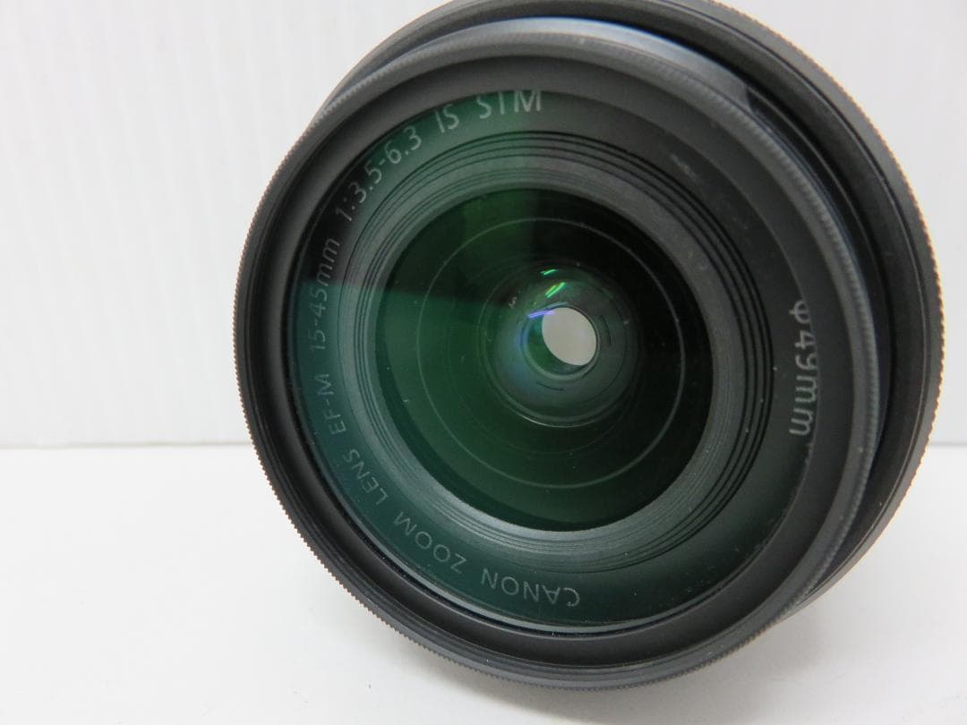 美品 Canon EOS Kiss M ダブルズームレンズキット ミラーレス一眼