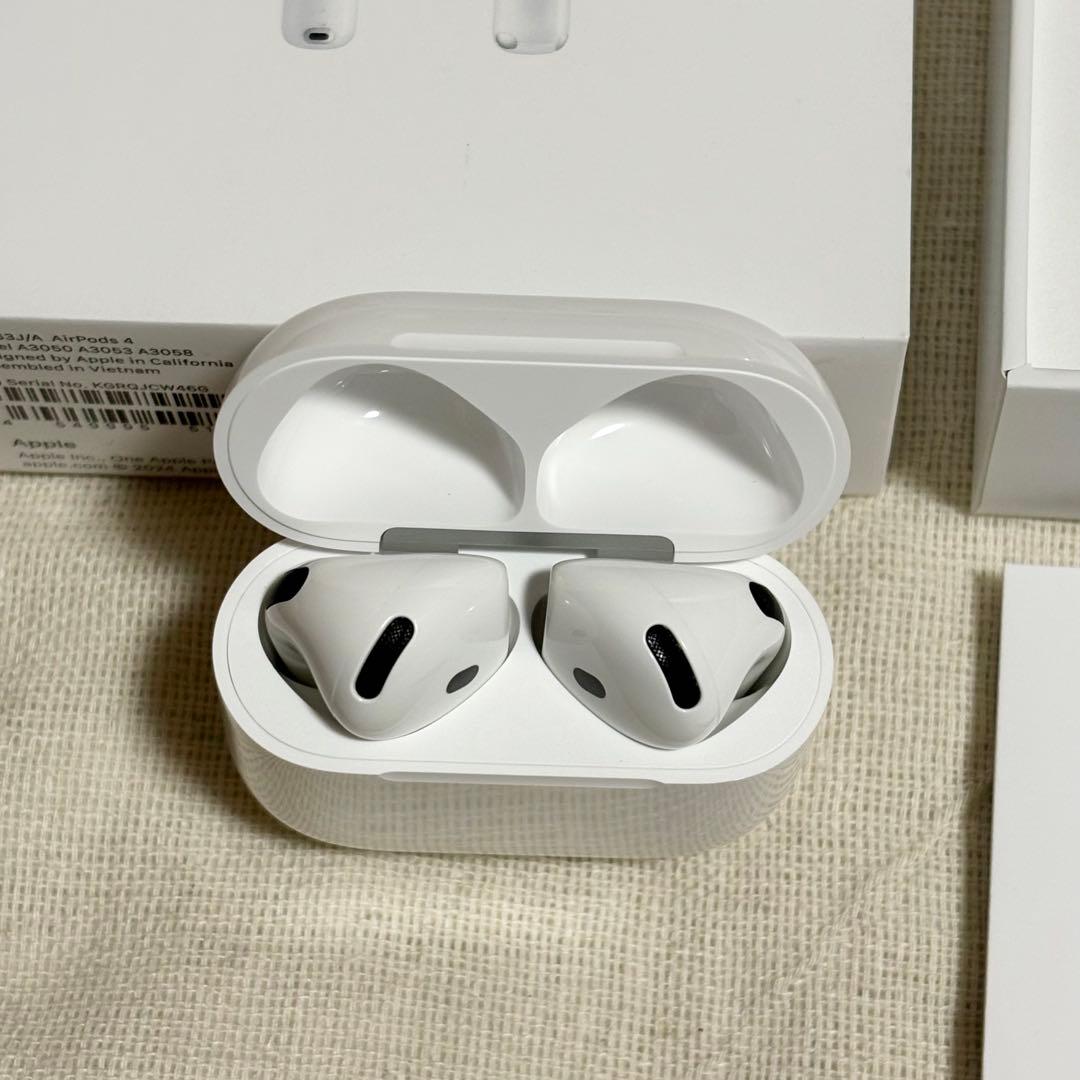 ☘️【美品】 Apple AirPods 第4世代 （ノイズキャンセリングなし）