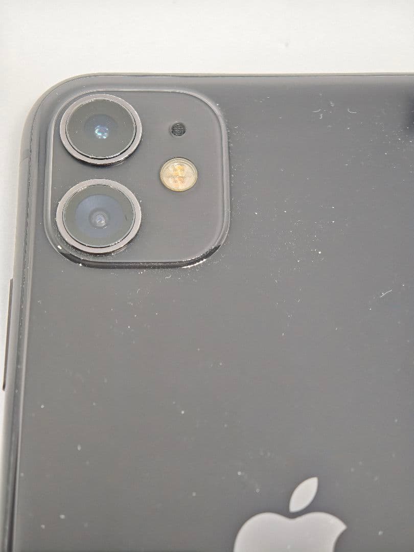 iPhone 11 64GB ブラック SIMフリー 目立つ傷なし