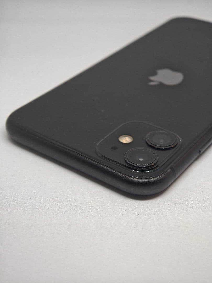 iPhone 11 64GB ブラック SIMフリー 目立つ傷なし