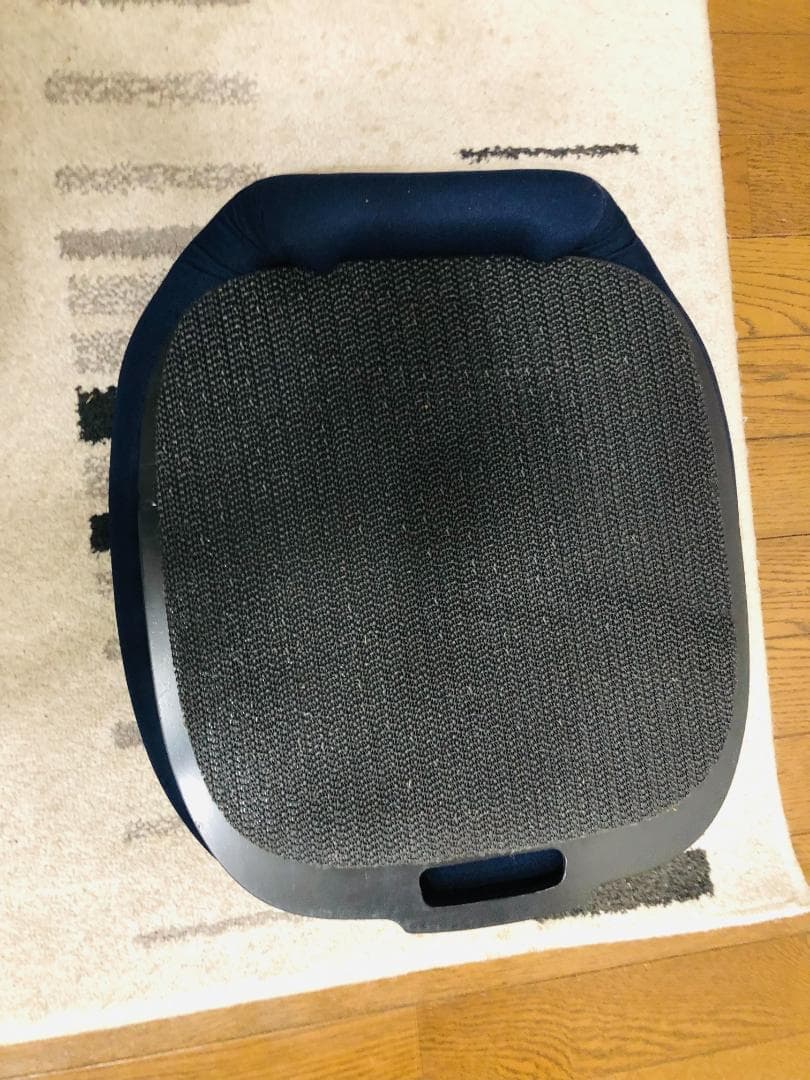 アップリフト　（座席立ち上がり用補助具）
