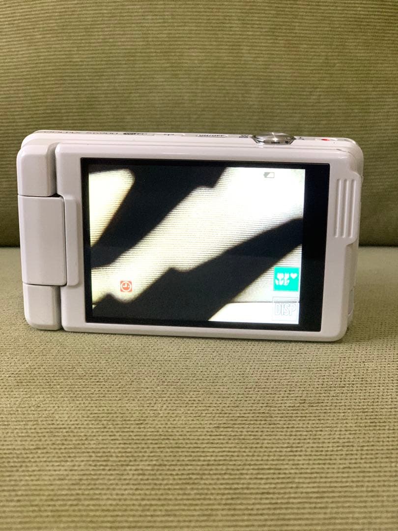 Nikon COOLPIX S6900 /ホワイ/縦向き/Wi-Fi/S6900